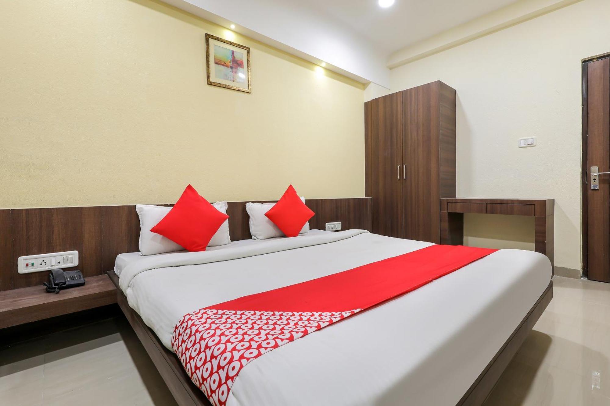 Oyo Hotel Relax Indaur Exteriér fotografie