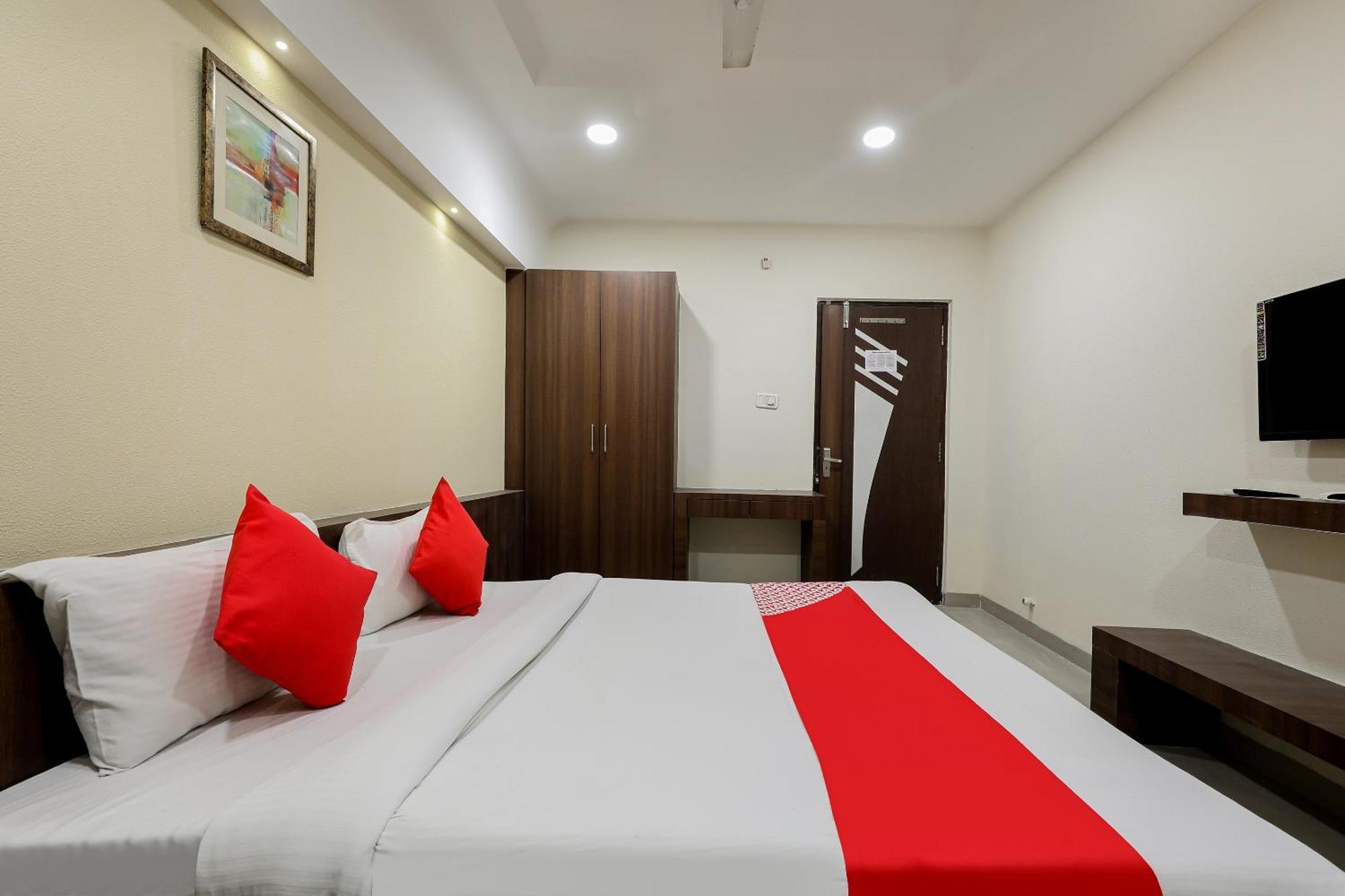 Oyo Hotel Relax Indaur Exteriér fotografie
